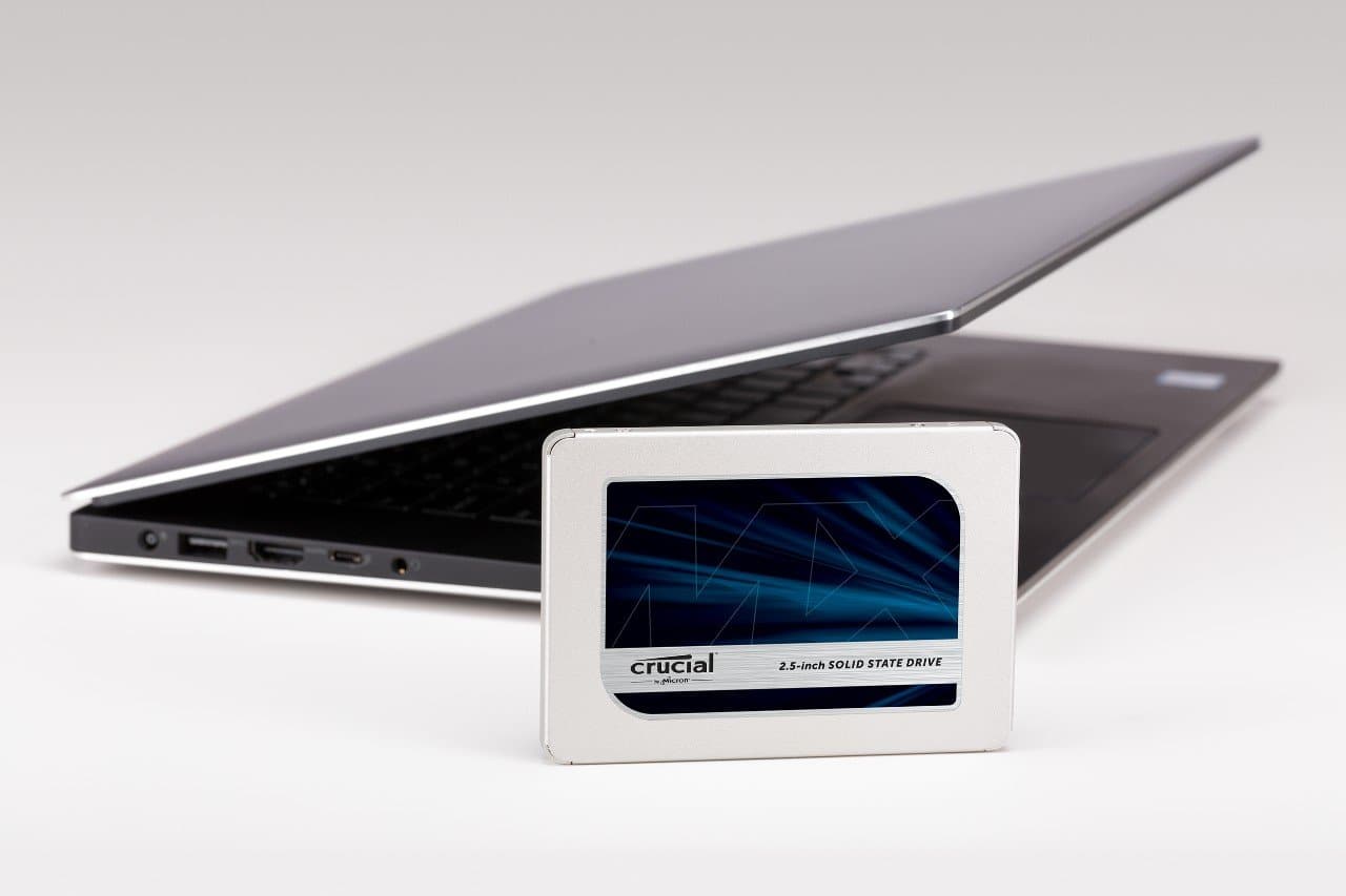 CRUCIAL MX500 250GB 3D NAND 2.5 SATA SATA 3 Solid State Drive (SSD) - 3