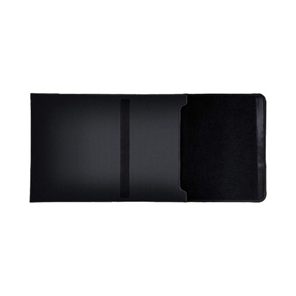 RAZER Protective 17.3 Inch Laptop Sleeve ( Black ) – Model RC21-01250101-R3M1 – TechCure India