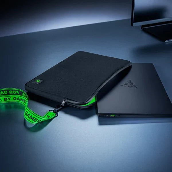 RAZER NEOPRENE SLEEVE V2 - FOR 13.3 NOTEBOOKS-RC21-01440100-R3M1 – TechCure India